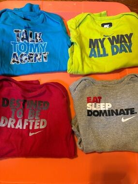 Nike Kids' long-Sleeve Graphic Tee - Multiple Colors